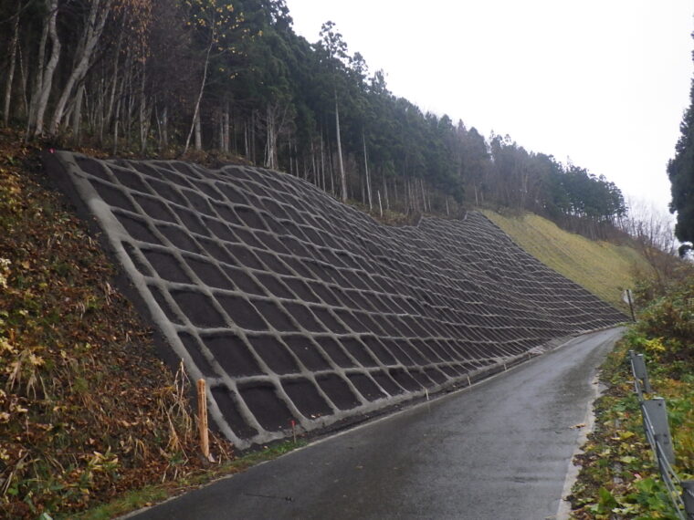 高崩治山工事