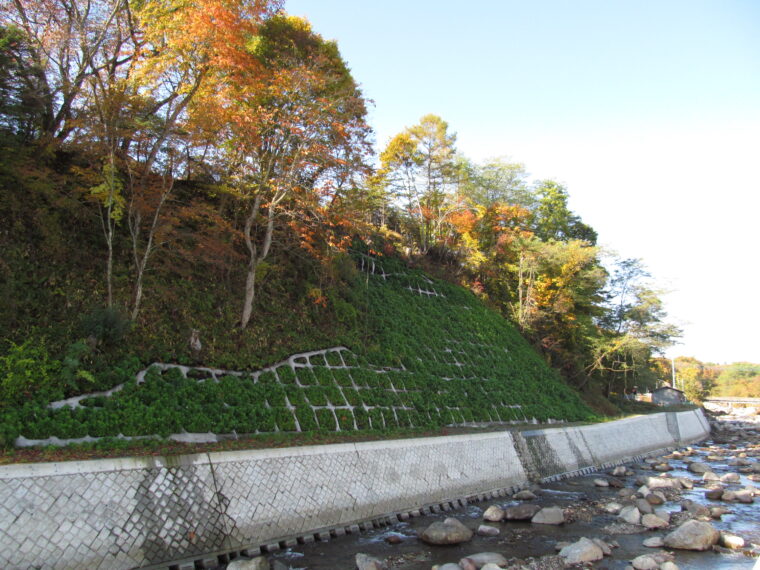 高尾台緑地法面保護工事