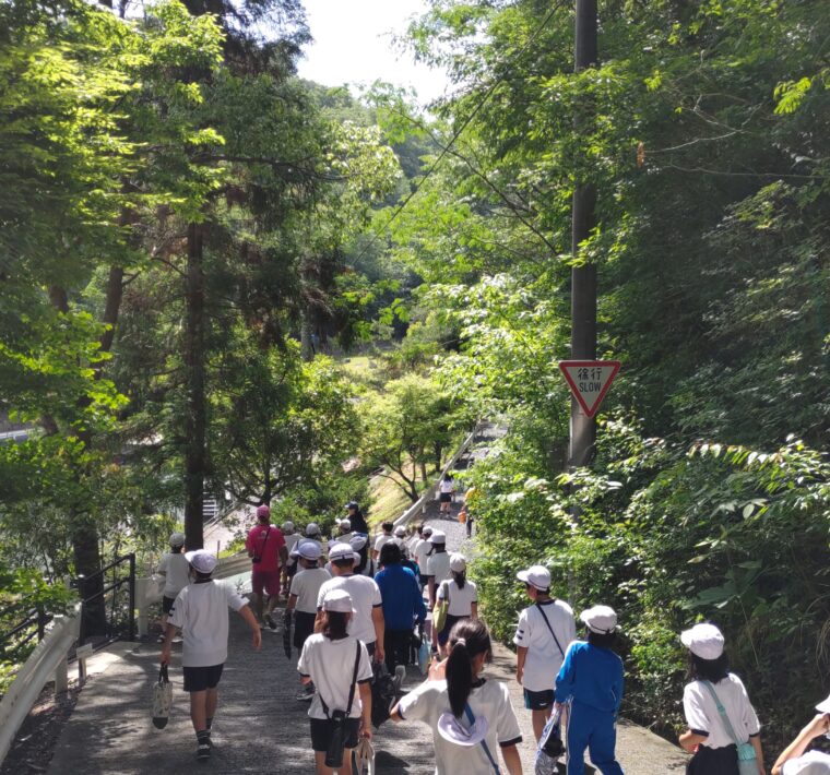 研究圃場で環境学習のお手伝い2025