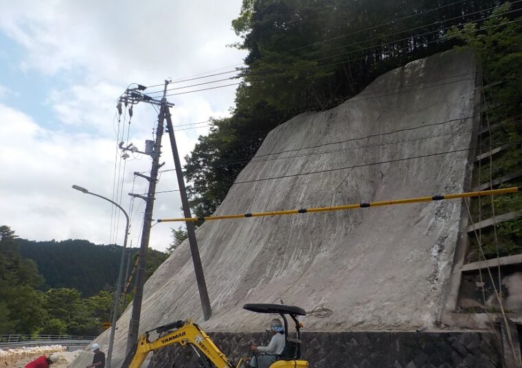 中国自動車道(ひょうご東条IC～滝野社IC間)応急復旧工事