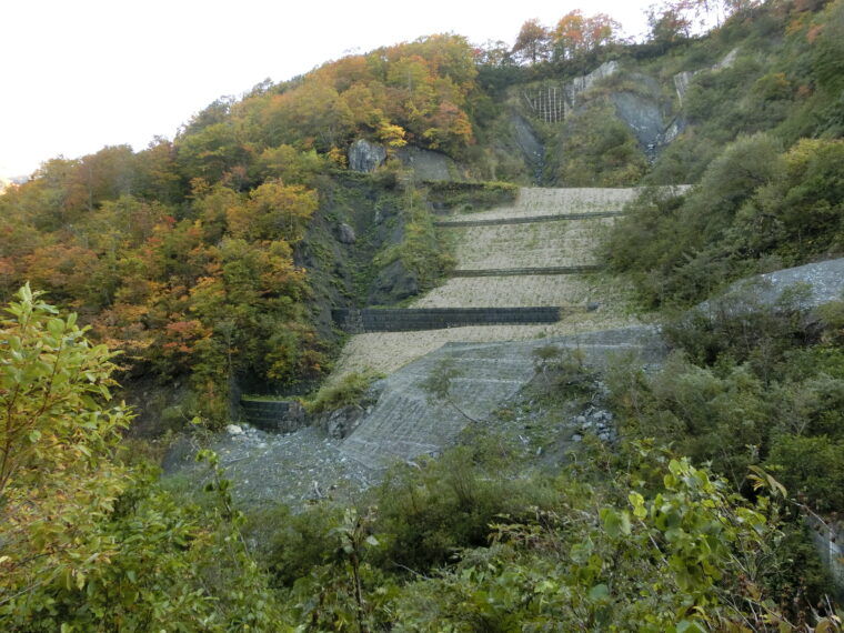 森林基幹道路改良工事