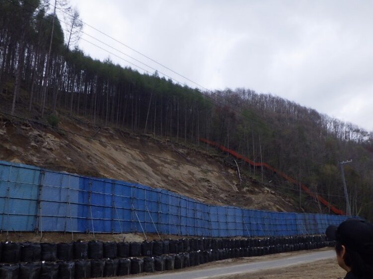 急傾斜地崩壊対策工事
