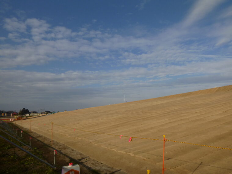 利根川左岸麦倉堤防整備工事