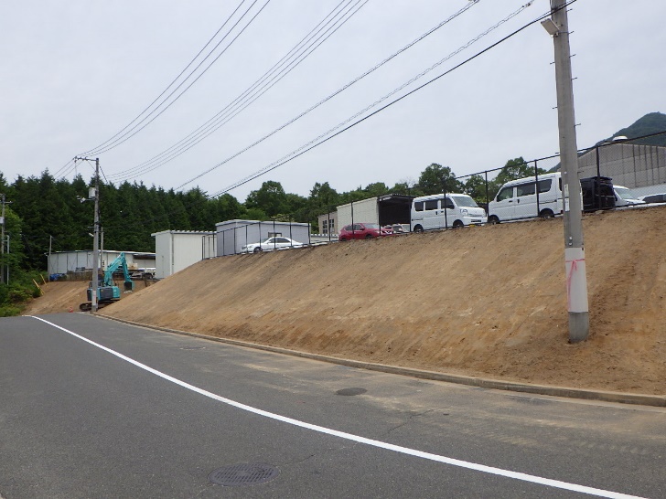 施工前(表土剥ぎ取り済)