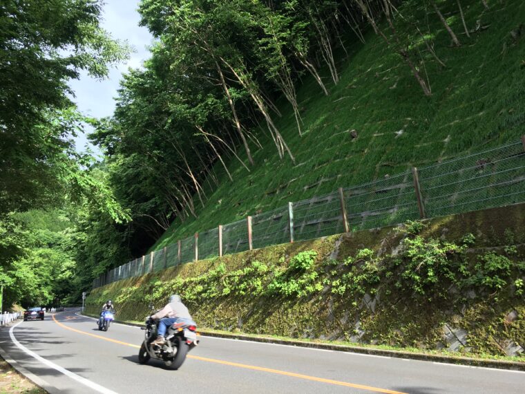 蒜山上徳山（三平山）地区山腹工事