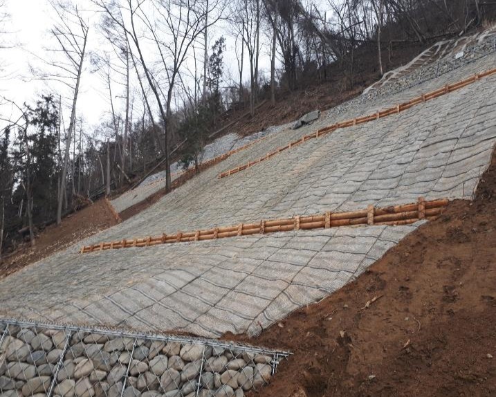 専光寺法面補修工事