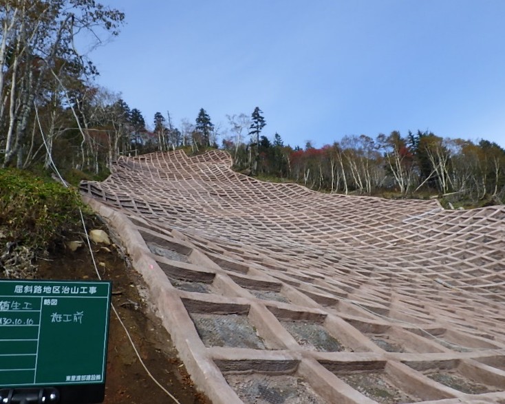 施工完了(枠内ドレーンシートR)