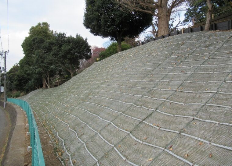 市道新津法面対策工事