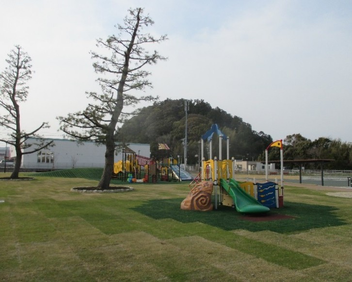 吉田漁港多目的広場護岸工事