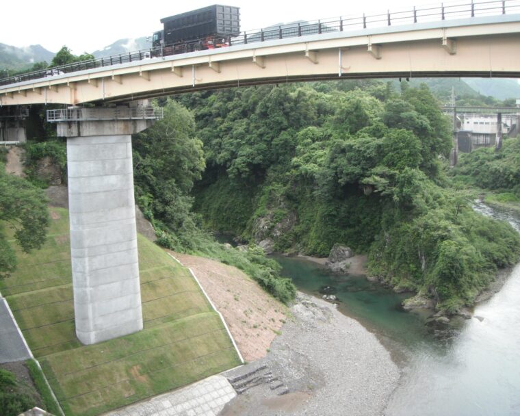 元町人磨線橋梁下部第３期工事