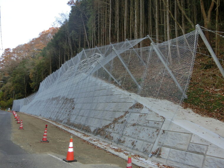 津川山山腹工事